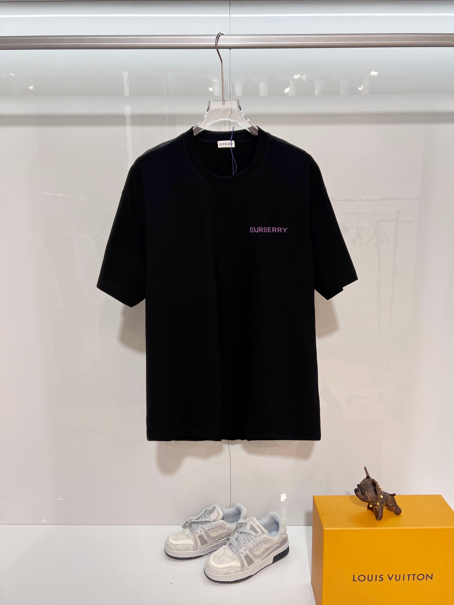 バーバリー 格安 ロゴ刺繍半袖Tシャツ ミニマル仕様 口コミ多数_4