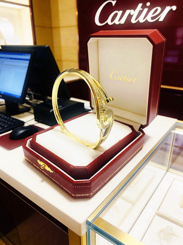 カルティエ n級 ジュストアンクルブレスレット パヴェ装飾 高評価_1