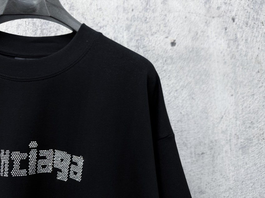バレンシアガ 本物級コピー ロゴTシャツ 半袖カットソー ブラックカラー 刺繍デザイン 高評価_1