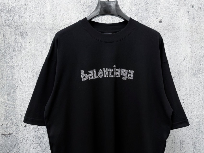 バレンシアガ 本物級コピー ロゴTシャツ 半袖カットソー ブラックカラー 刺繍デザイン 高評価_3