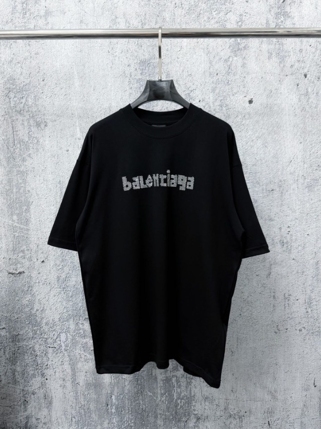 バレンシアガ 本物級コピー ロゴTシャツ 半袖カットソー ブラックカラー 刺繍デザイン 高評価_4