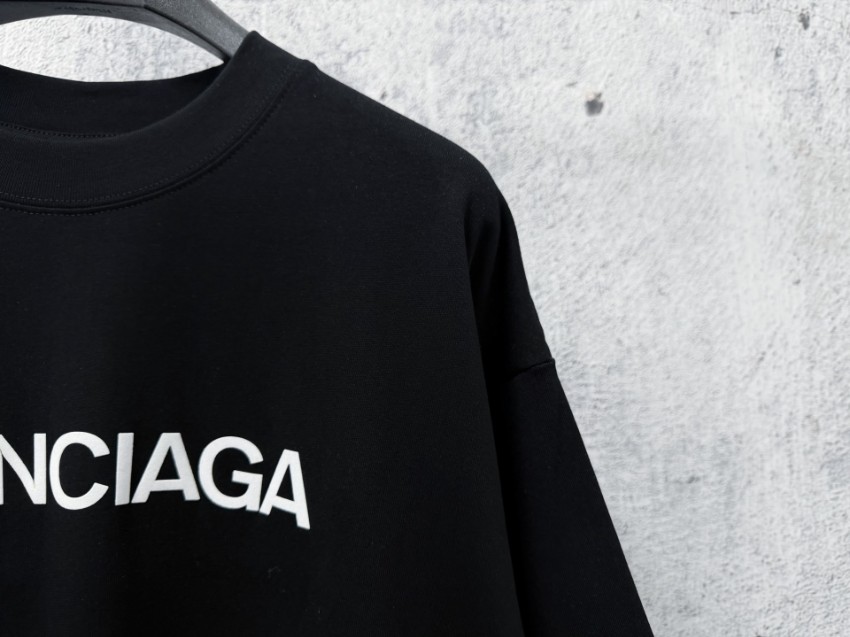 バレンシアガ n級 ロゴTシャツ 半袖カットソー ブラックカラー フロントロゴ 精密ディテール_4