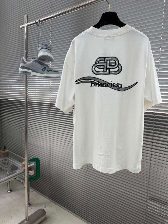 バレンシアガ 本物級コピー ロゴ刺繍Tシャツ ミニマルデザイン 夏服_5