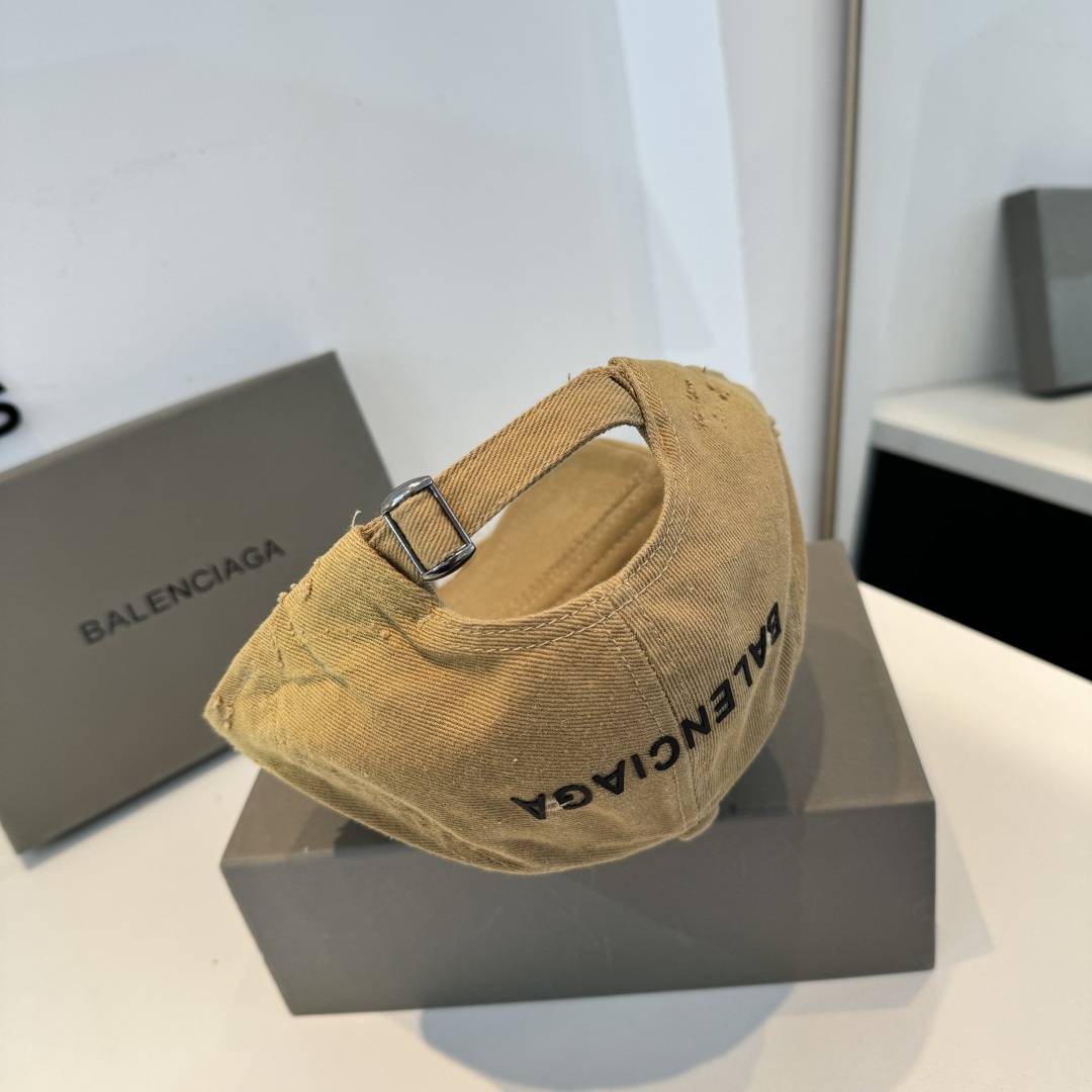 バレンシアガ ハイブランド ダメージ加工ロゴキャップ ヴィンテージ風デザイン 高評価_1