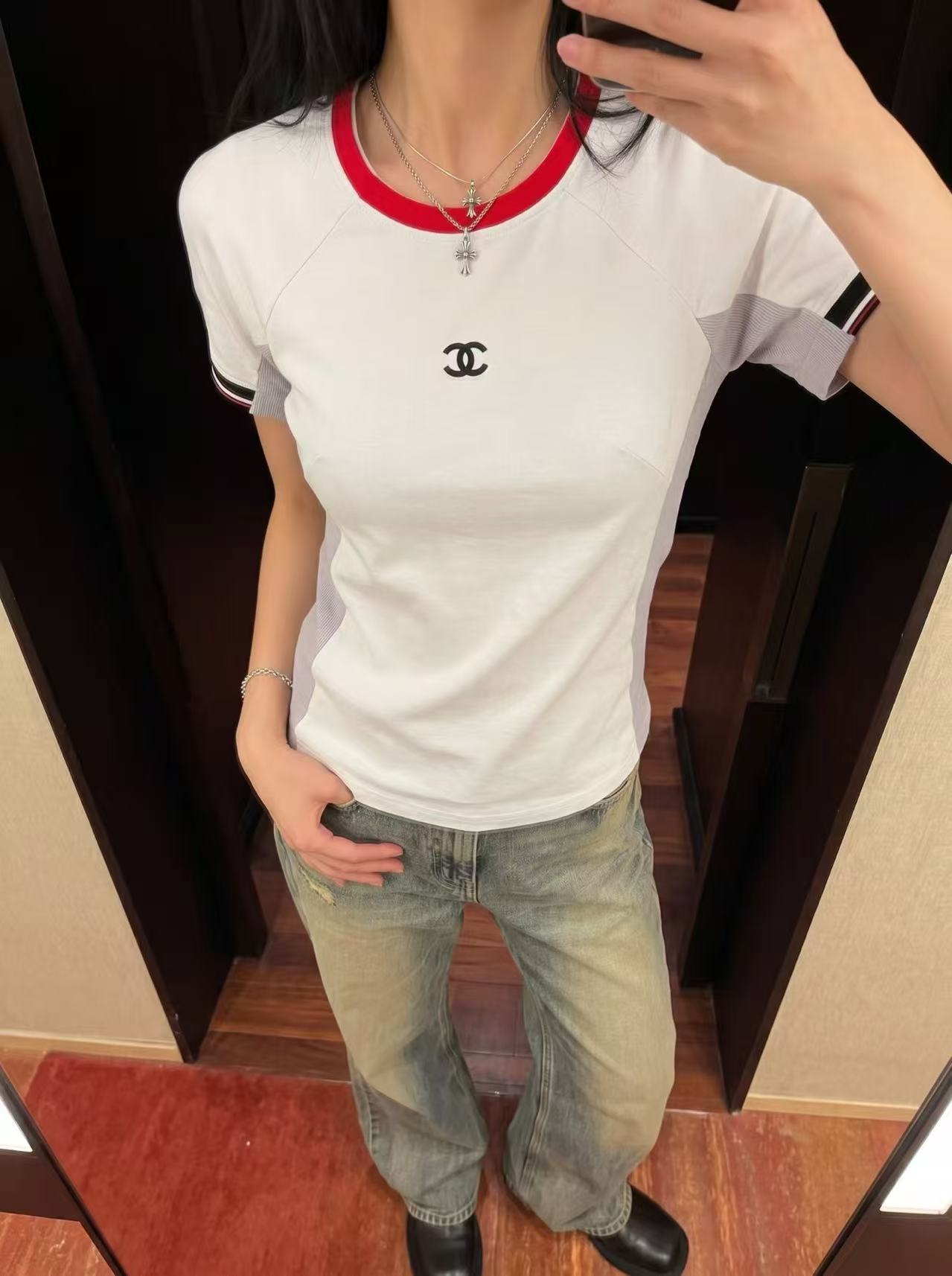 シャネル スーパーコピー 半袖Tシャツ ココマーク刺繍スポーツデザイン 快適な着心地_2