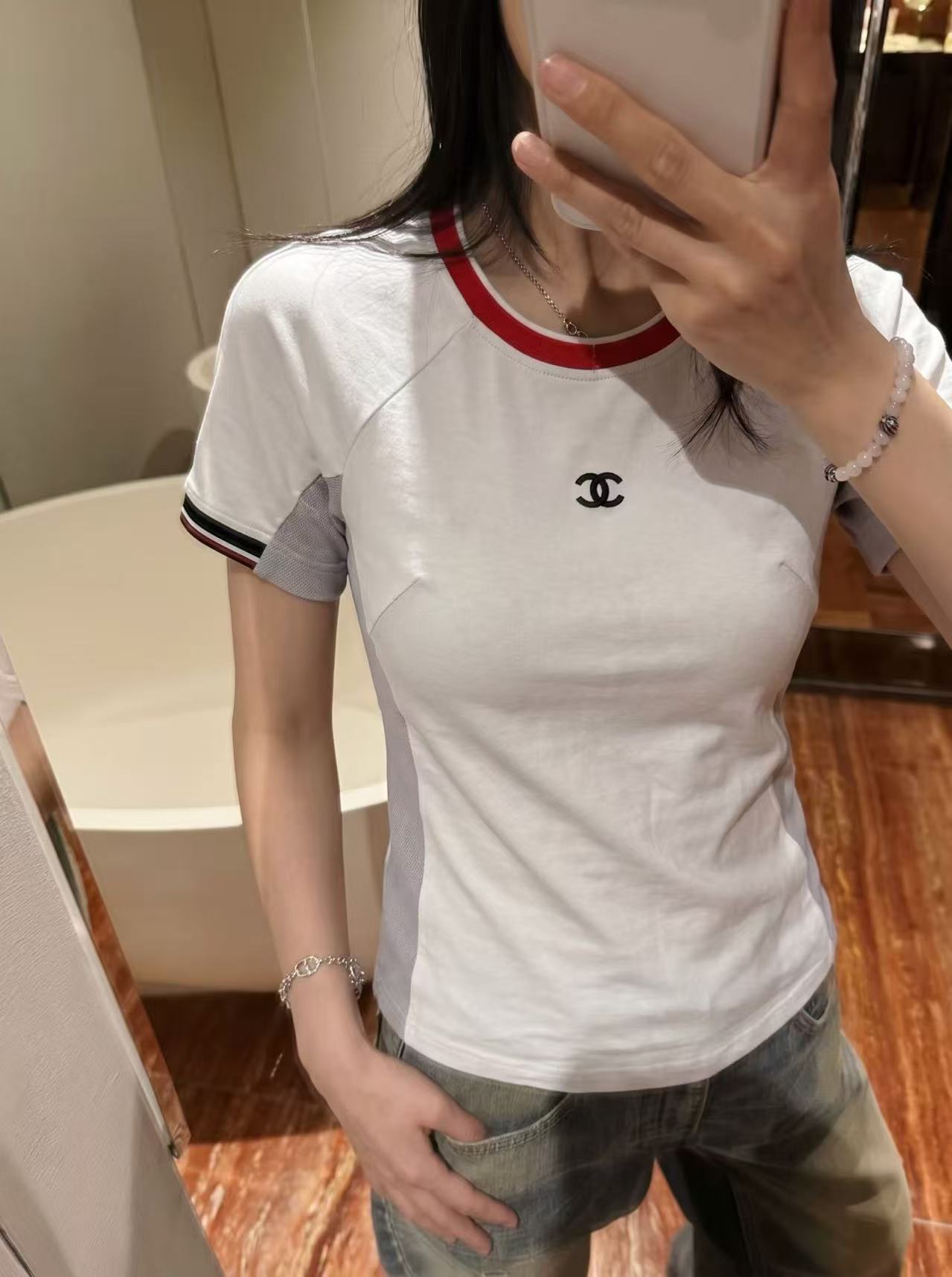 シャネル スーパーコピー 半袖Tシャツ ココマーク刺繍スポーツデザイン 快適な着心地_3