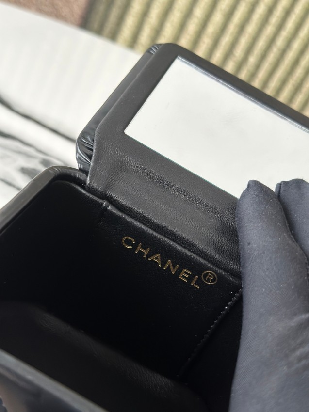 シャネル スーパーコピー ミニトップハンドルバッグ キルティングレザー ゴールドチェーン仕様 定番_7