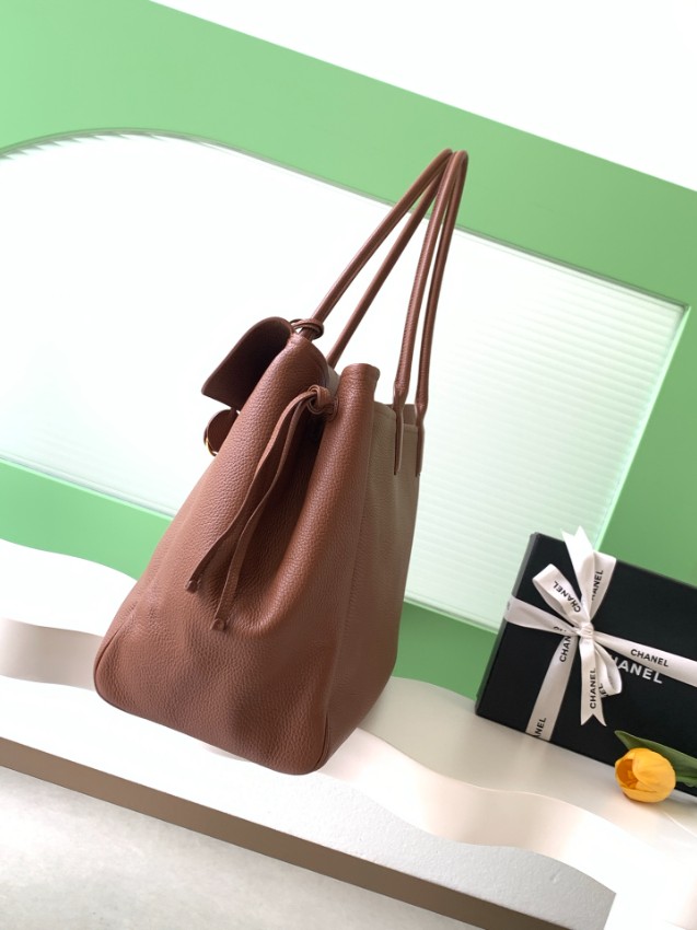 シャネル ブランド コピー レザートートバッグ シンプルデザイン 大容量仕様 数量限定入荷_2