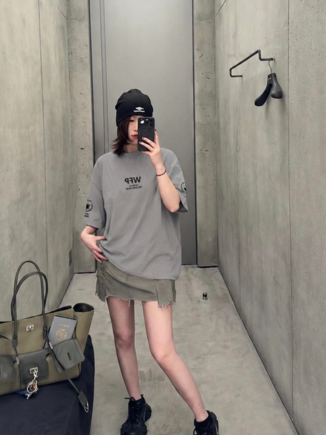 バレンシアガ 格安 ロゴプリントTシャツ シンプルデザイン 快適な着心地 高品質_6