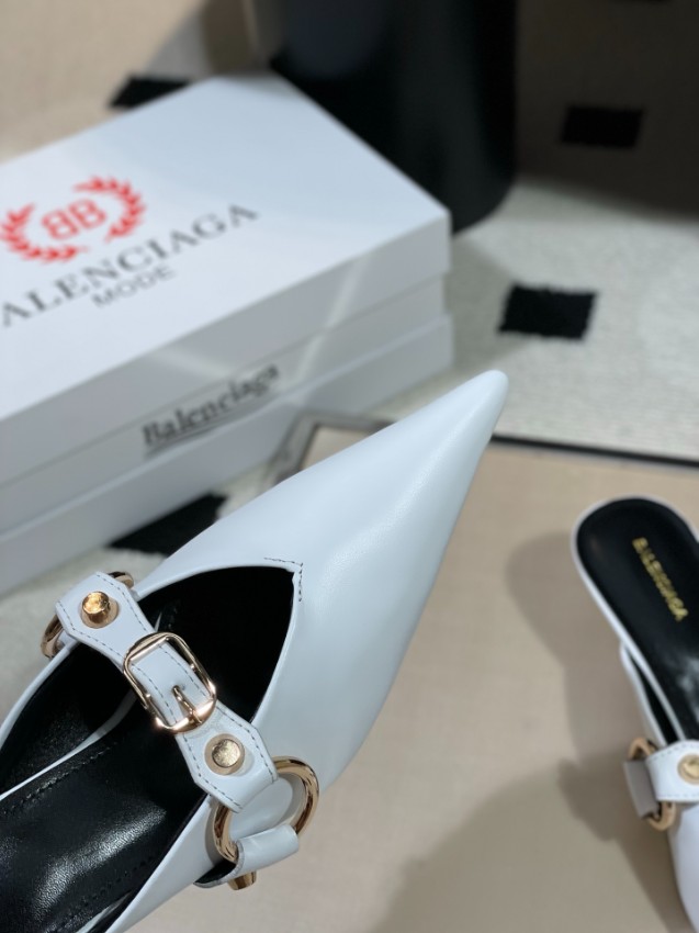 バレンシアガ スーパーコピー ポインテッドトゥミュール バックルデザイン エレガント仕上げ 定番_7