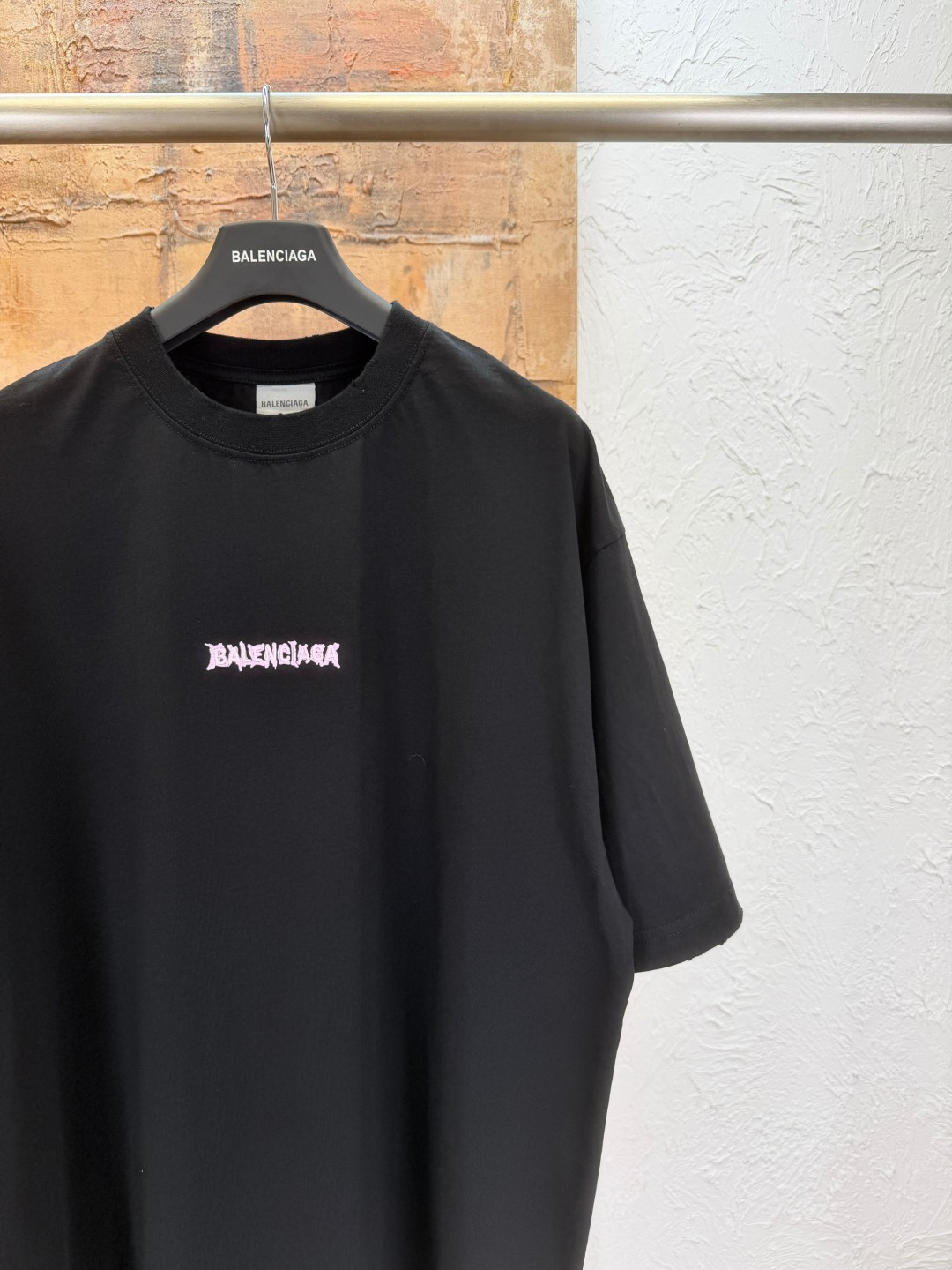 バレンシアガ ブランド コピー ロゴ刺繍半袖Tシャツ クルーネック シンプルデザイン 満足度高い_4