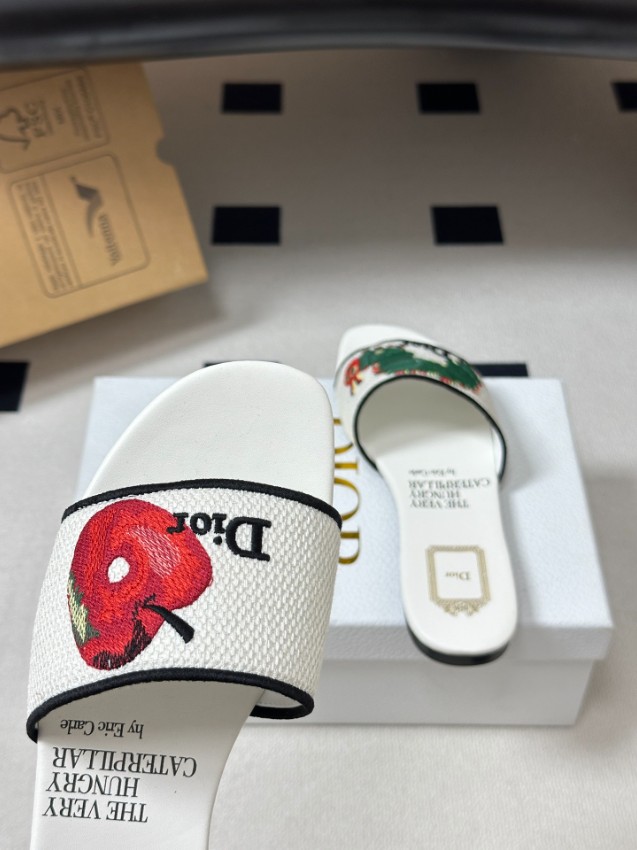 ディオール スーパーコピー 刺繍スライドサンダル フラットデザイン キャラクター刺繍 高評価_8