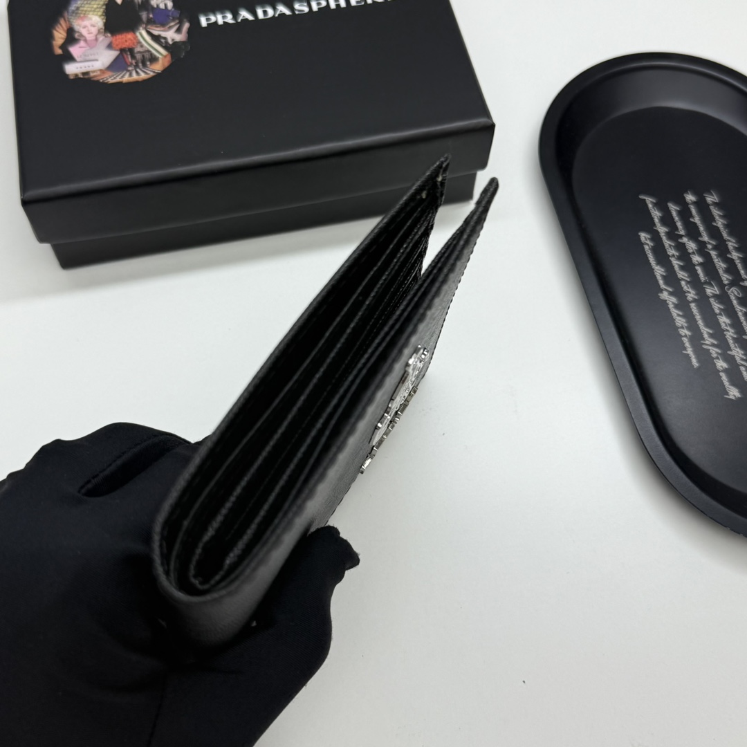 プラダ 格安 二つ折り財布 コンパクトウォレット サフィアーノ調レザー 発送保証_6