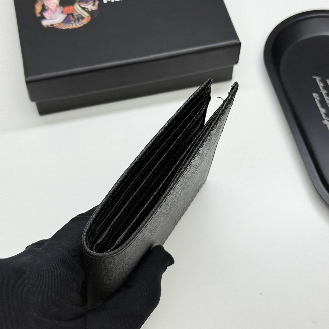 プラダ スーパーコピー 二つ折り財布 コンパクトウォレット サフィアーノ調レザー 数量限定入荷_6