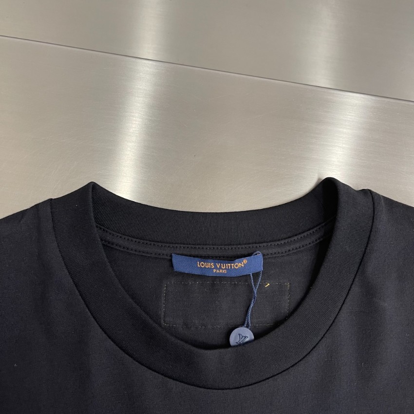 ルイヴィトン ハイブランド 半袖Tシャツ エンボスロゴミニマルデザイン 実店舗運営_3
