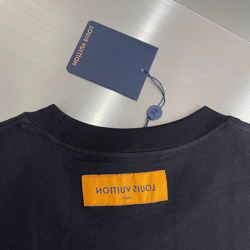 ルイヴィトン ハイブランド 半袖Tシャツ エンボスロゴミニマルデザイン 実店舗運営_2