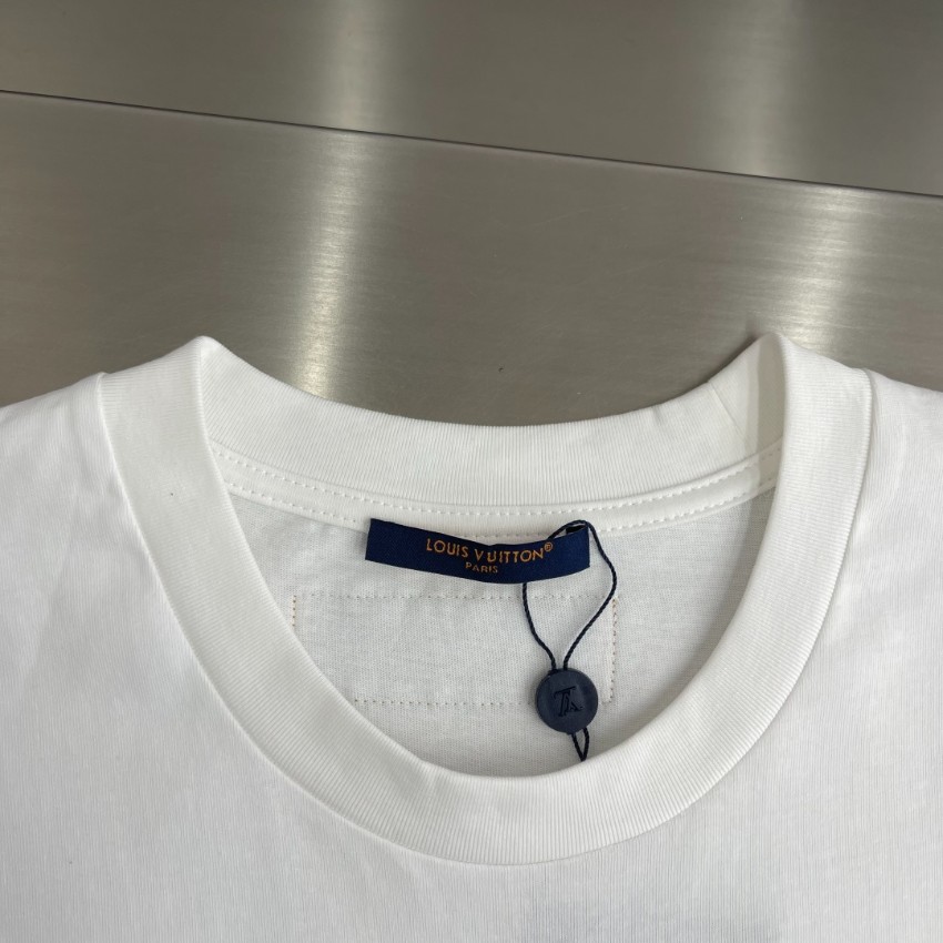 ルイヴィトン スーパーコピー 半袖Tシャツ エンボスロゴシンプル 丁寧な縫製_1