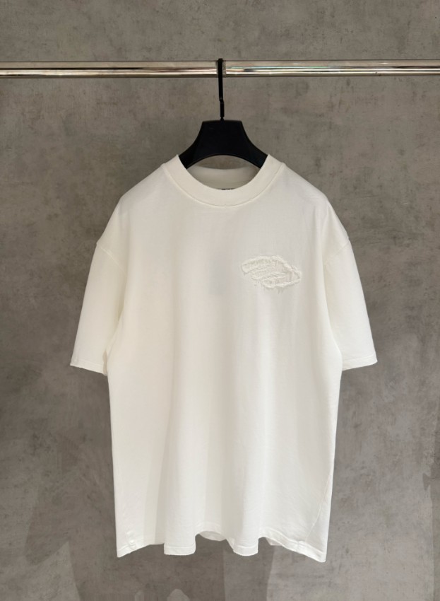 バレンシアガ スーパーコピー ダメージ刺繍ロゴ半袖Tシャツ ミニマルデザイン 定番_1