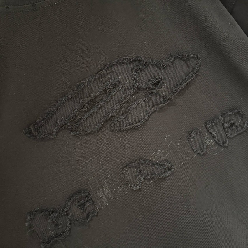 バレンシアガ ブランド コピー ダメージ刺繍ロゴ半袖Tシャツ ミニマルブラック設計 高品質_3