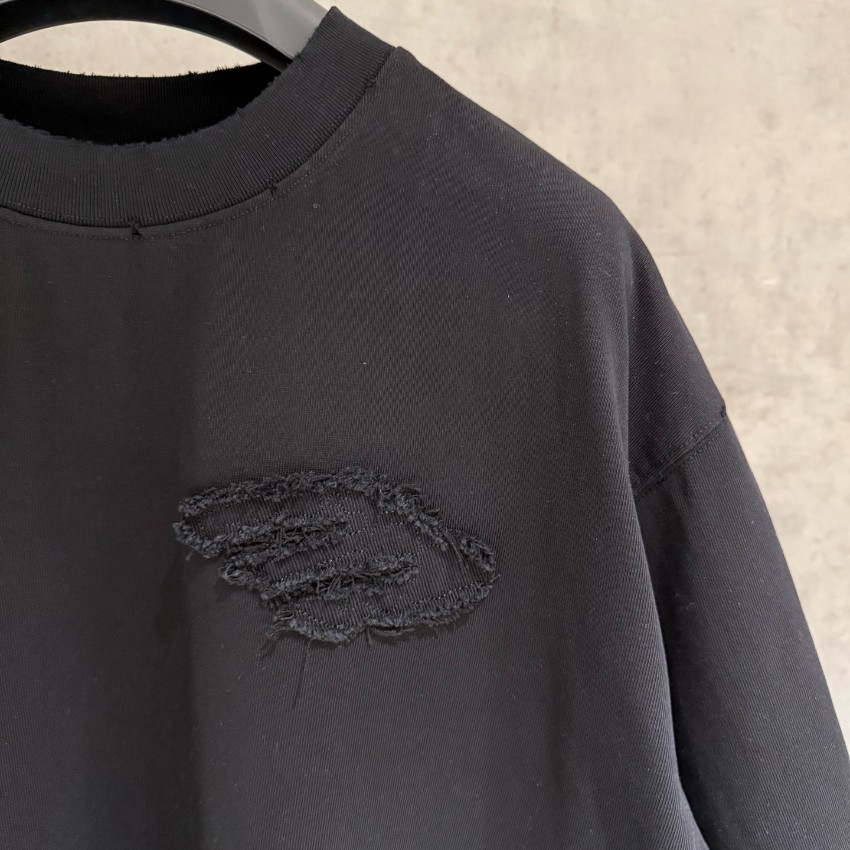 バレンシアガ ブランド コピー ダメージ刺繍ロゴ半袖Tシャツ ミニマルブラック設計 高品質_4