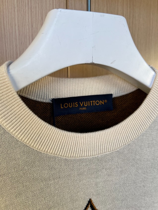 ルイヴィトン n級 ロゴグラフィック半袖Tシャツ 立体プリントデザイン 快適な着心地 激安_2