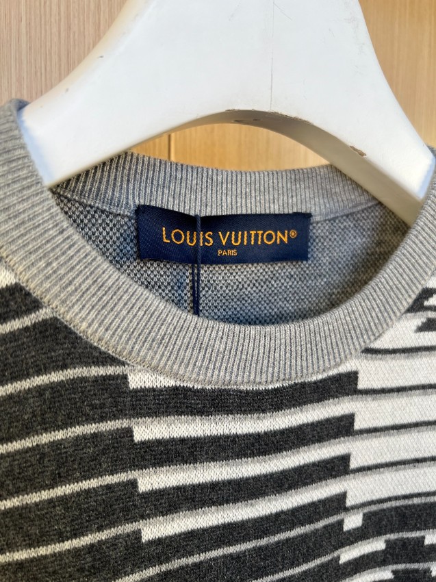 ルイヴィトン 格安 モノグラムボーダー半袖Tシャツ グラフィックデザイン 個性派スタイル 口コミ多数_2