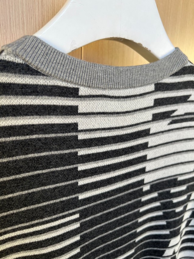 ルイヴィトン 格安 モノグラムボーダー半袖Tシャツ グラフィックデザイン 個性派スタイル 口コミ多数_7