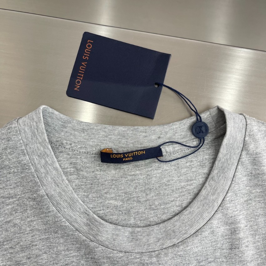 ルイヴィトン 本物級コピー ミニロゴ刺繍半袖Tシャツ シンプルデザイン 上質感 リピーター多数_4