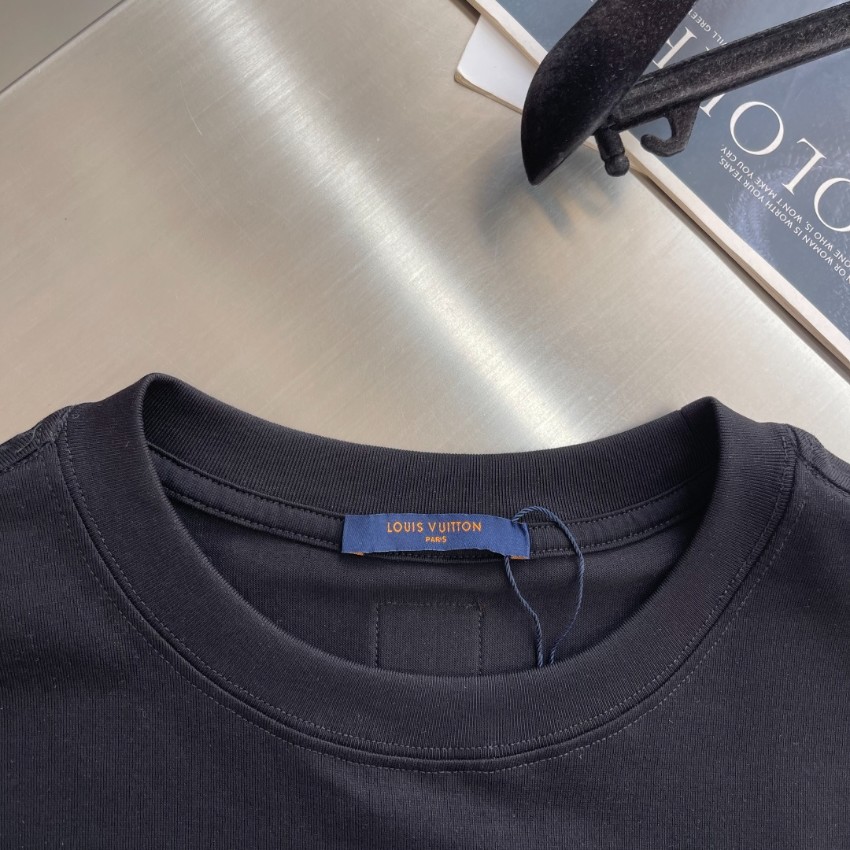 ルイヴィトン n級 ワンポイントロゴ半袖Tシャツ ミニ刺繍デザイン 上質感仕上げ 安全取引_2