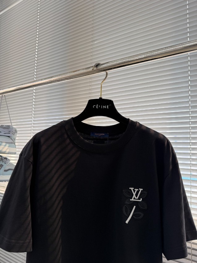 ルイヴィトン n級 ワンポイントロゴ半袖Tシャツ ミニ刺繍デザイン 上質感仕上げ 安全取引_5