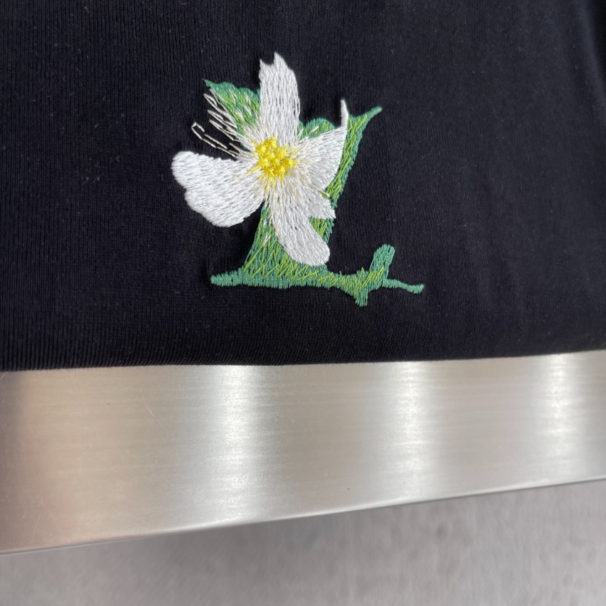 ルイヴィトン スーパーコピー フラワー刺繍半袖Tシャツ ワンポイントデザイン 精密ディテール 高品質_1