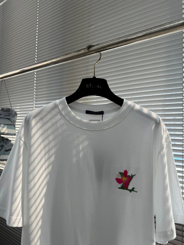 ルイヴィトン ブランド コピー フラワー刺繍半袖Tシャツ ワンポイントデザイン 上質感 高再現度_2