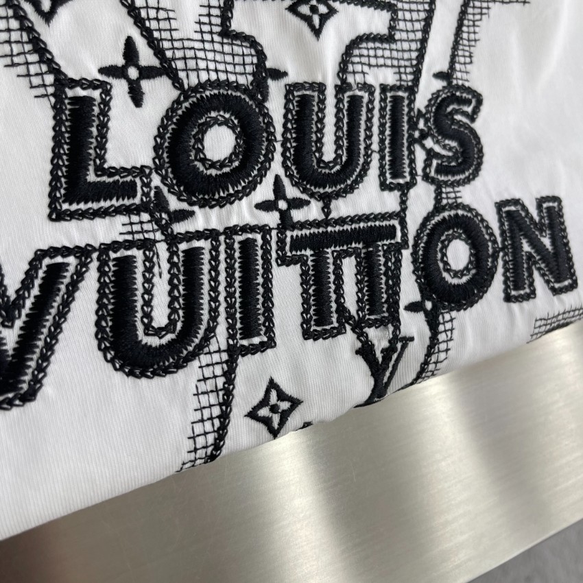 ルイヴィトン ハイブランド ビッグロゴプリント半袖Tシャツ モノグラムデザイン 精密ディテール 高再現度_3