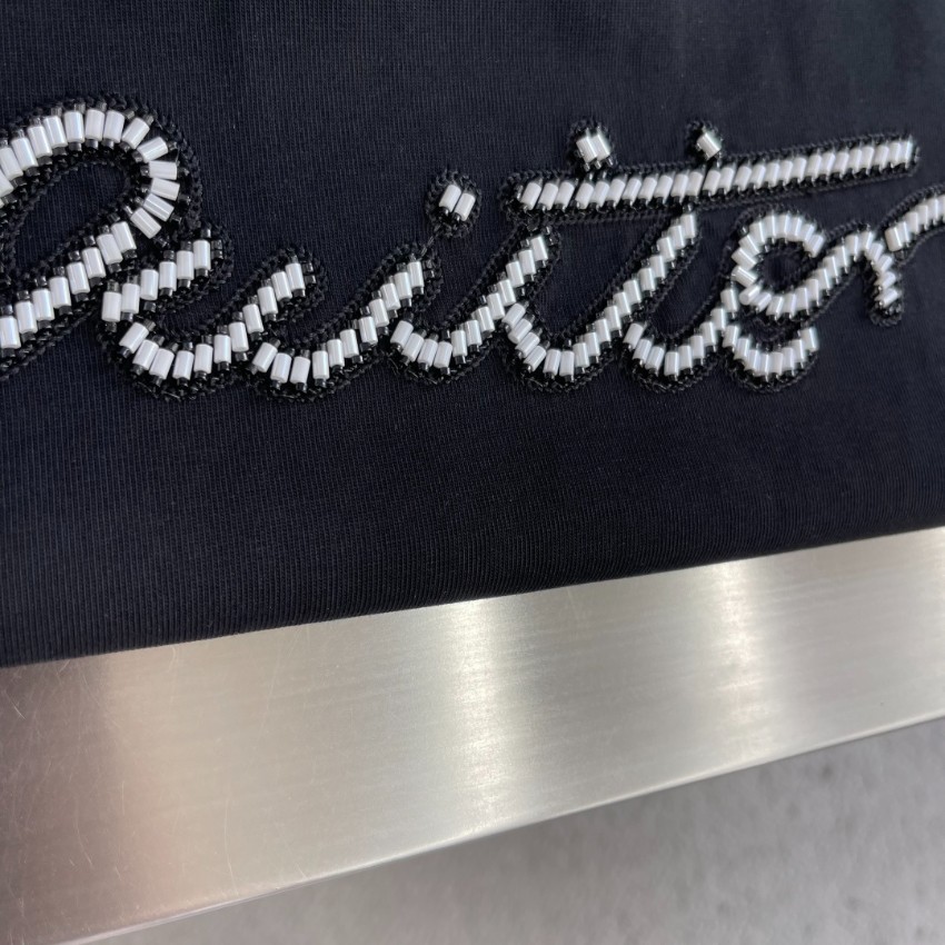 ルイヴィトン 本物級コピー スクリプトロゴ半袖Tシャツ 刺繍デザイン 上質感仕上げ レビュー高リピ率_3