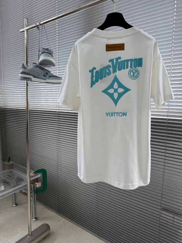 ルイヴィトン ブランド コピー サークルロゴ半袖Tシャツ ワンポイントデザイン 清潔感ある仕上げ 長年の実績_7