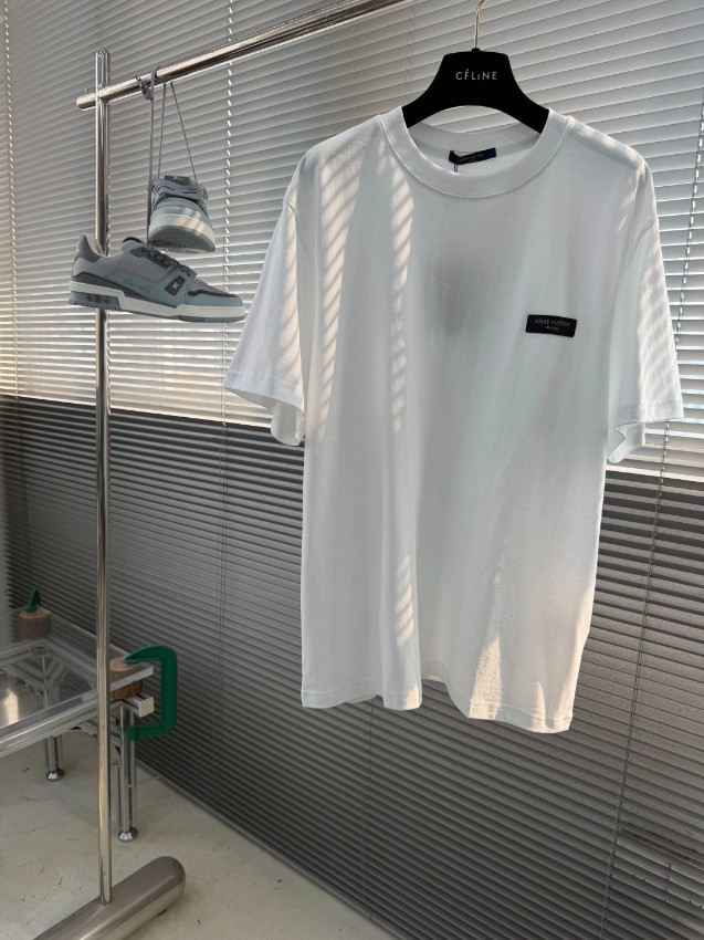 ルイヴィトン スーパーコピー 半袖Tシャツ ミニロゴデザイン シンプル構成 定番_6