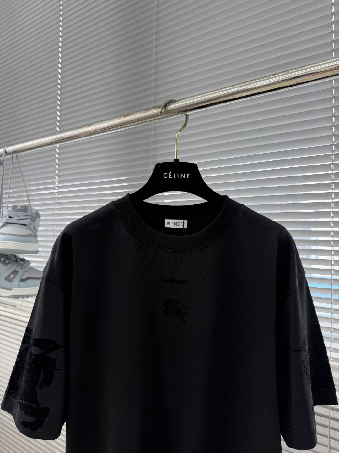 バーバリー スーパーコピー 半袖Tシャツ ロゴ刺繍デザイン ミニマル構成 口コミ多数_6
