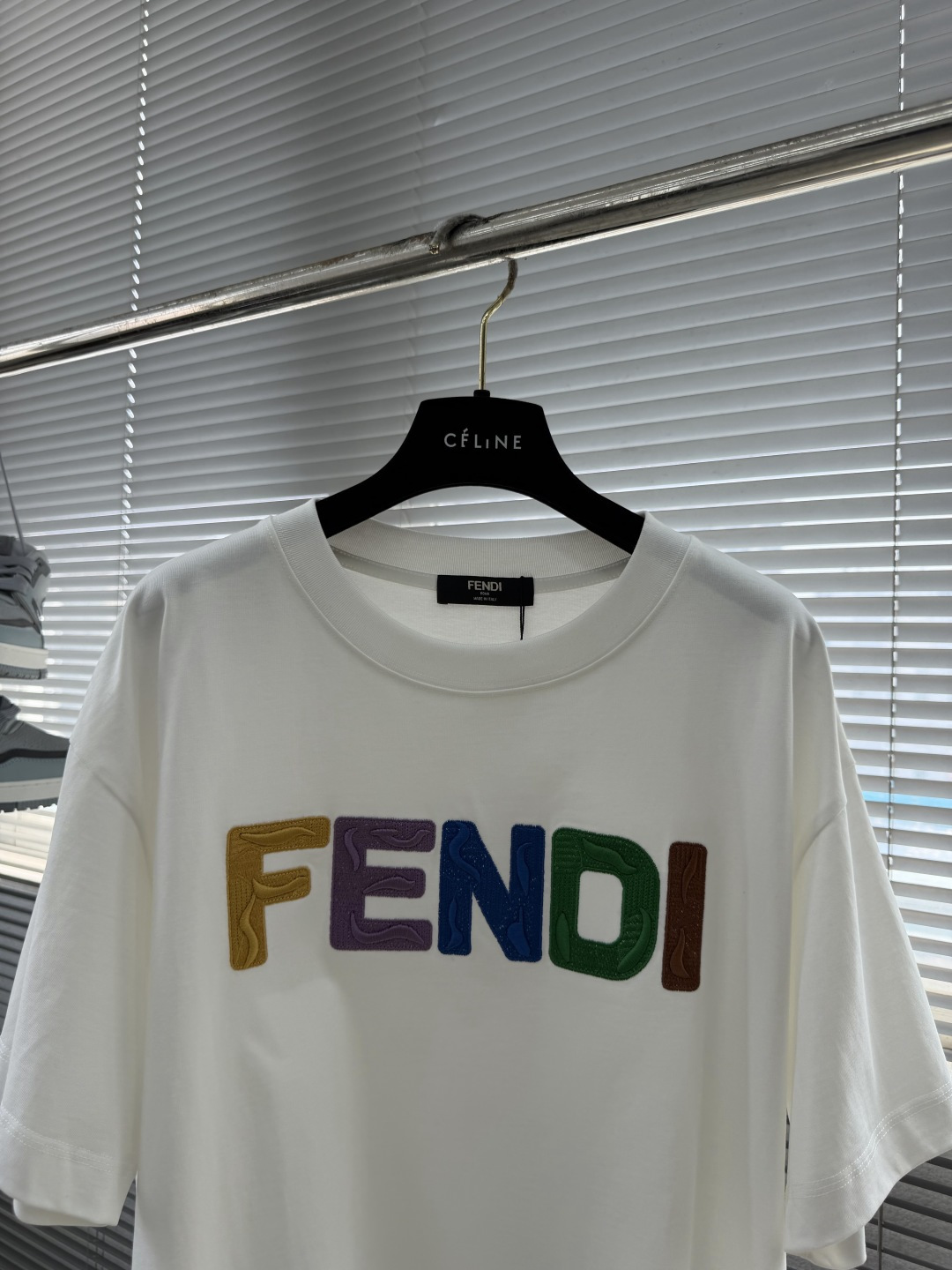 フェンディ ハイブランド ロゴ刺繍Tシャツ マルチカラーデザイン 激安_6
