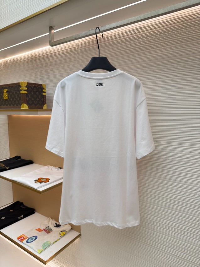 ロエベ スーパーコピー グラフィック半袖Tシャツ アートプリント 個性デザイン リピーター多数_2