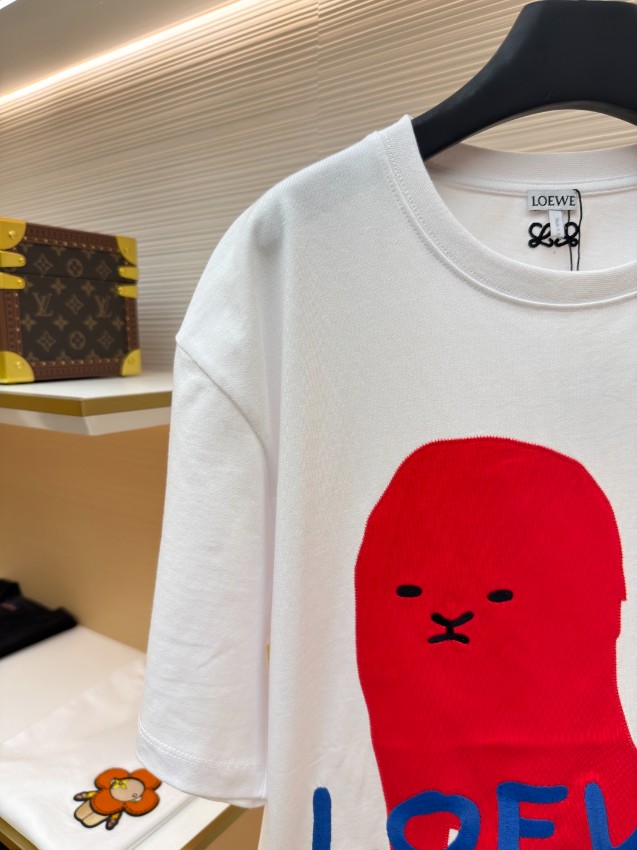 ロエベ スーパーコピー グラフィック半袖Tシャツ アートプリント 個性デザイン リピーター多数_5