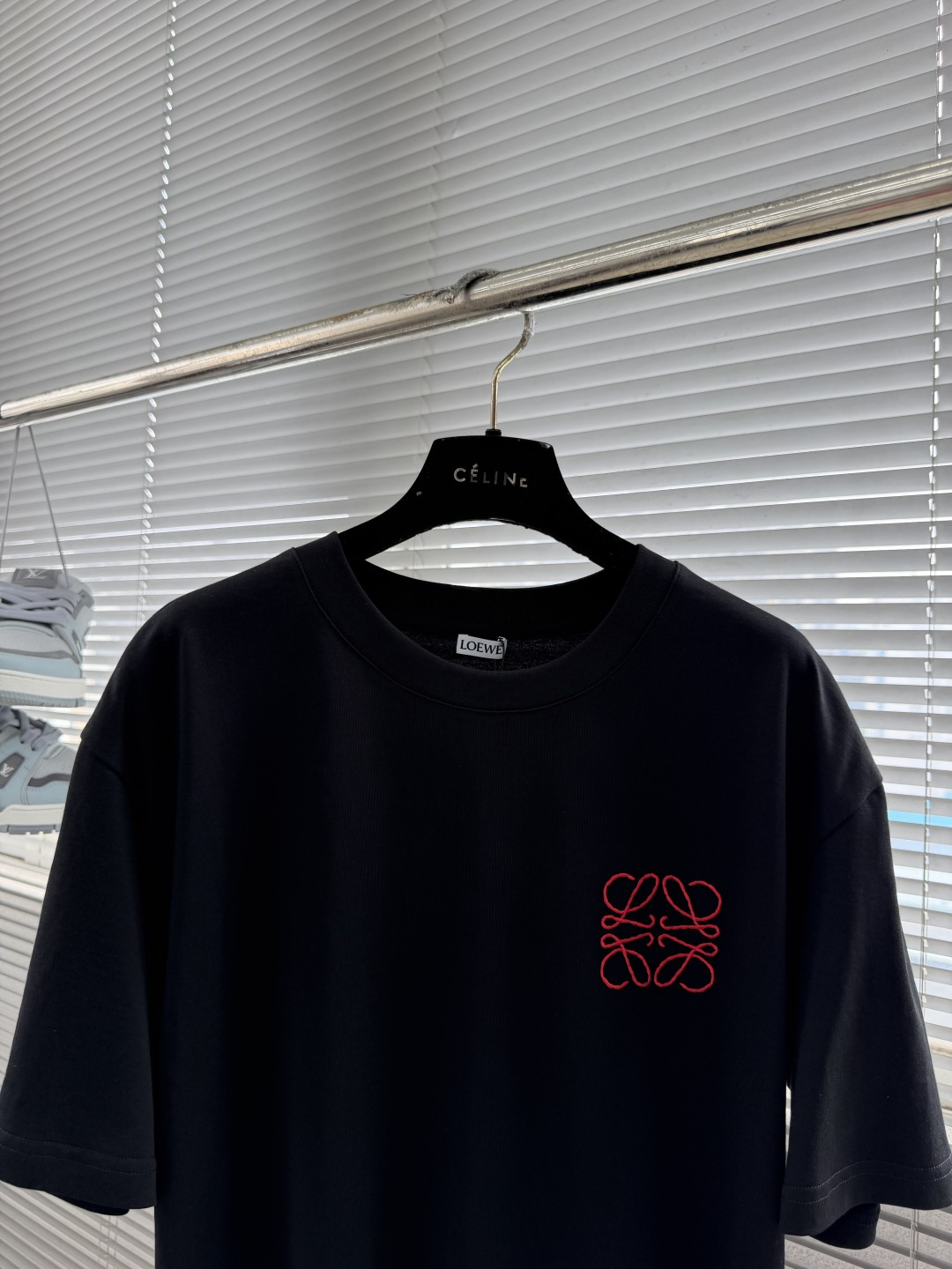 ロエベ ハイブランド アナグラム刺繍Tシャツ 半袖ミニマルデザイン 高再現度_7