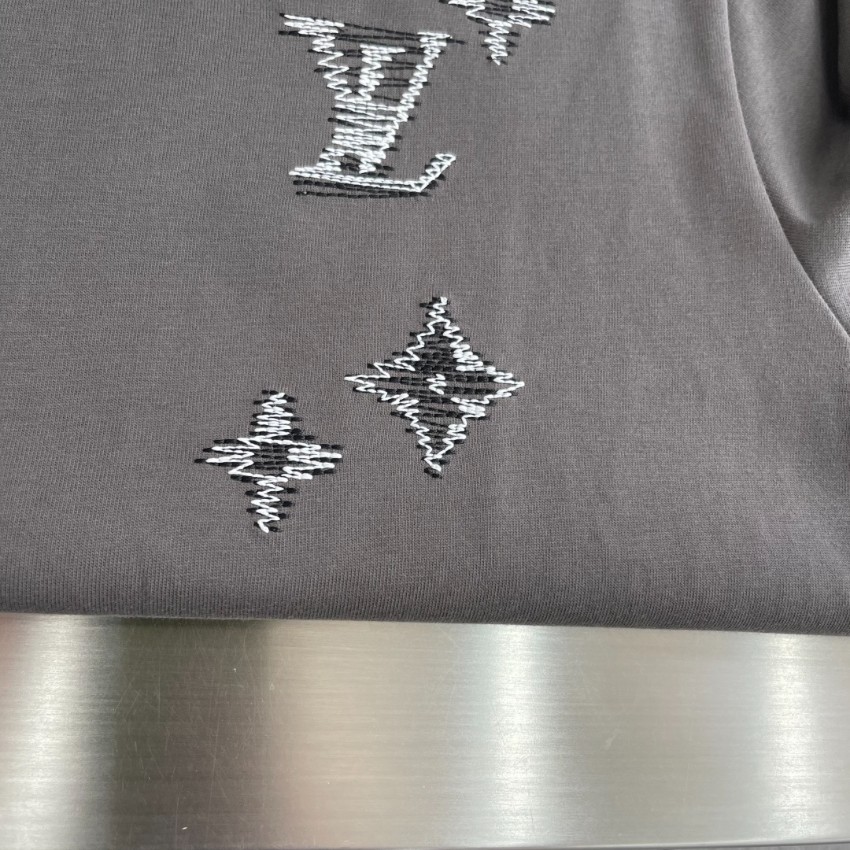 ルイヴィトン スーパーコピー Tシャツ ロゴ刺繍デザイン コットン素材 シンプルデザイン_3