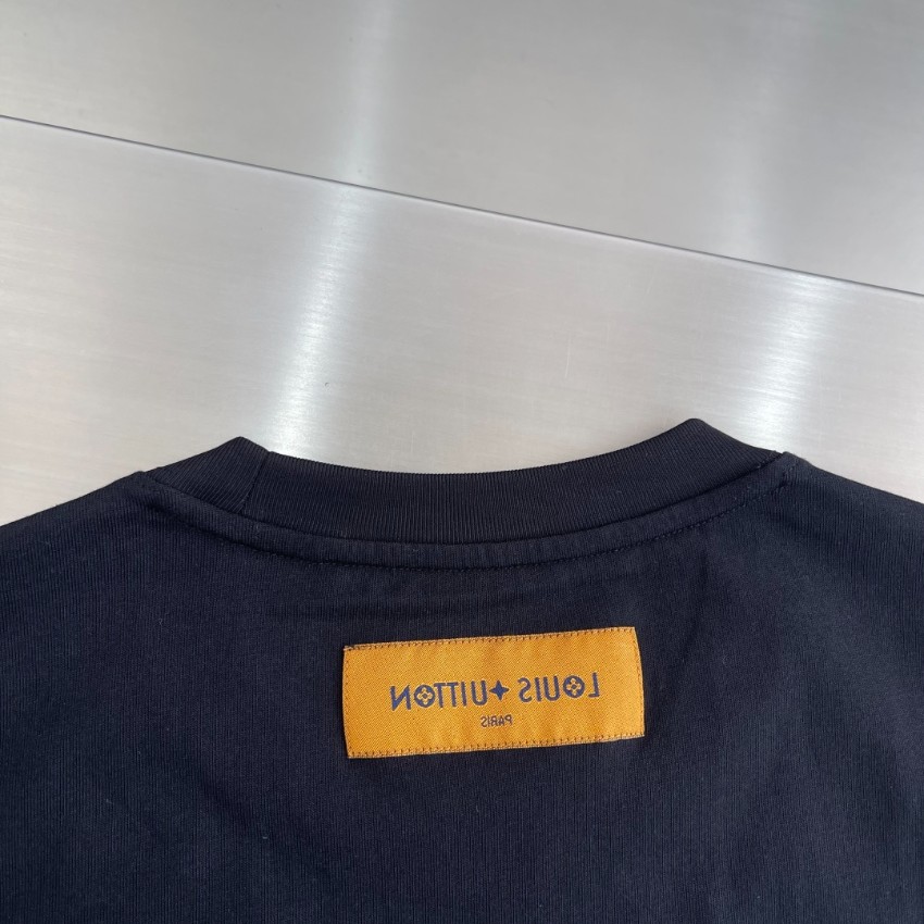 ルイヴィトン ブランド コピー Tシャツ ロゴ刺繍デザイン ブラック仕上げ 男女兼用_3