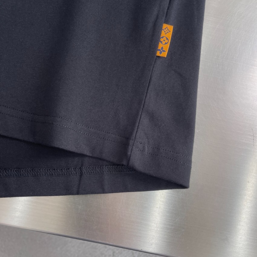 ルイヴィトン ブランド コピー Tシャツ ロゴ刺繍デザイン ブラック仕上げ 男女兼用_4