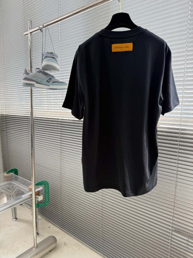 ルイヴィトン ブランド コピー Tシャツ ロゴ刺繍デザイン ブラック仕上げ 男女兼用_7