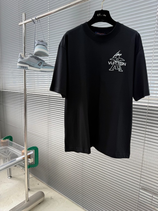 ルイヴィトン 本物級コピー ミニロゴ刺繍半袖Tシャツ シンプルデザイン 高品質_6