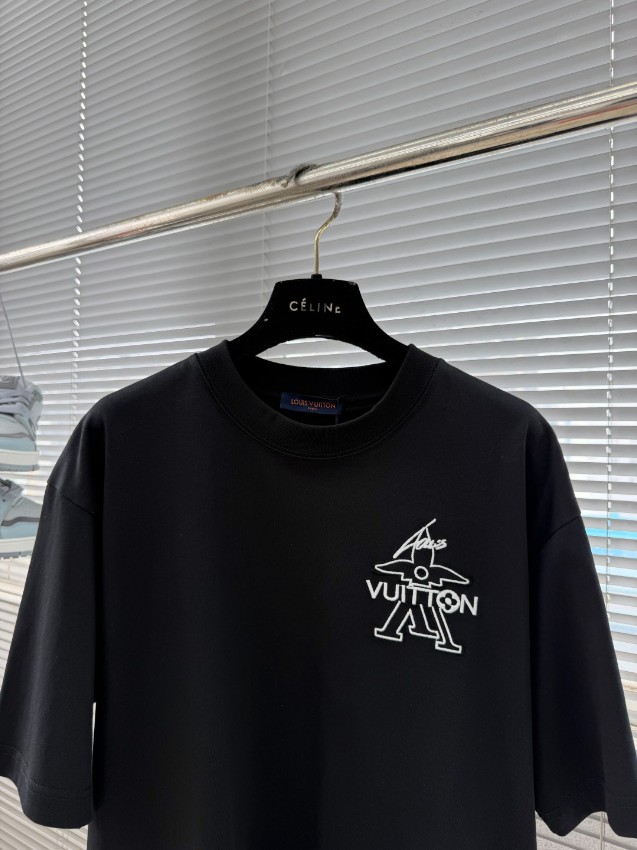 ルイヴィトン 本物級コピー ミニロゴ刺繍半袖Tシャツ シンプルデザイン 高品質_4