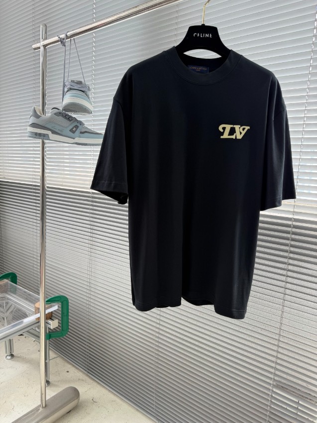 ルイヴィトン ブランド コピー LVロゴ半袖Tシャツ ミニマルデザイン 高再現度_4