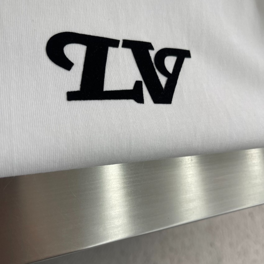 ルイヴィトン n級 LVロゴ半袖Tシャツ ミニマルデザイン 上質感_1