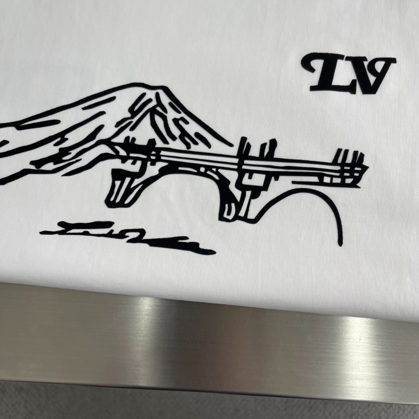 ルイヴィトン n級 LVロゴ半袖Tシャツ ミニマルデザイン 上質感_4